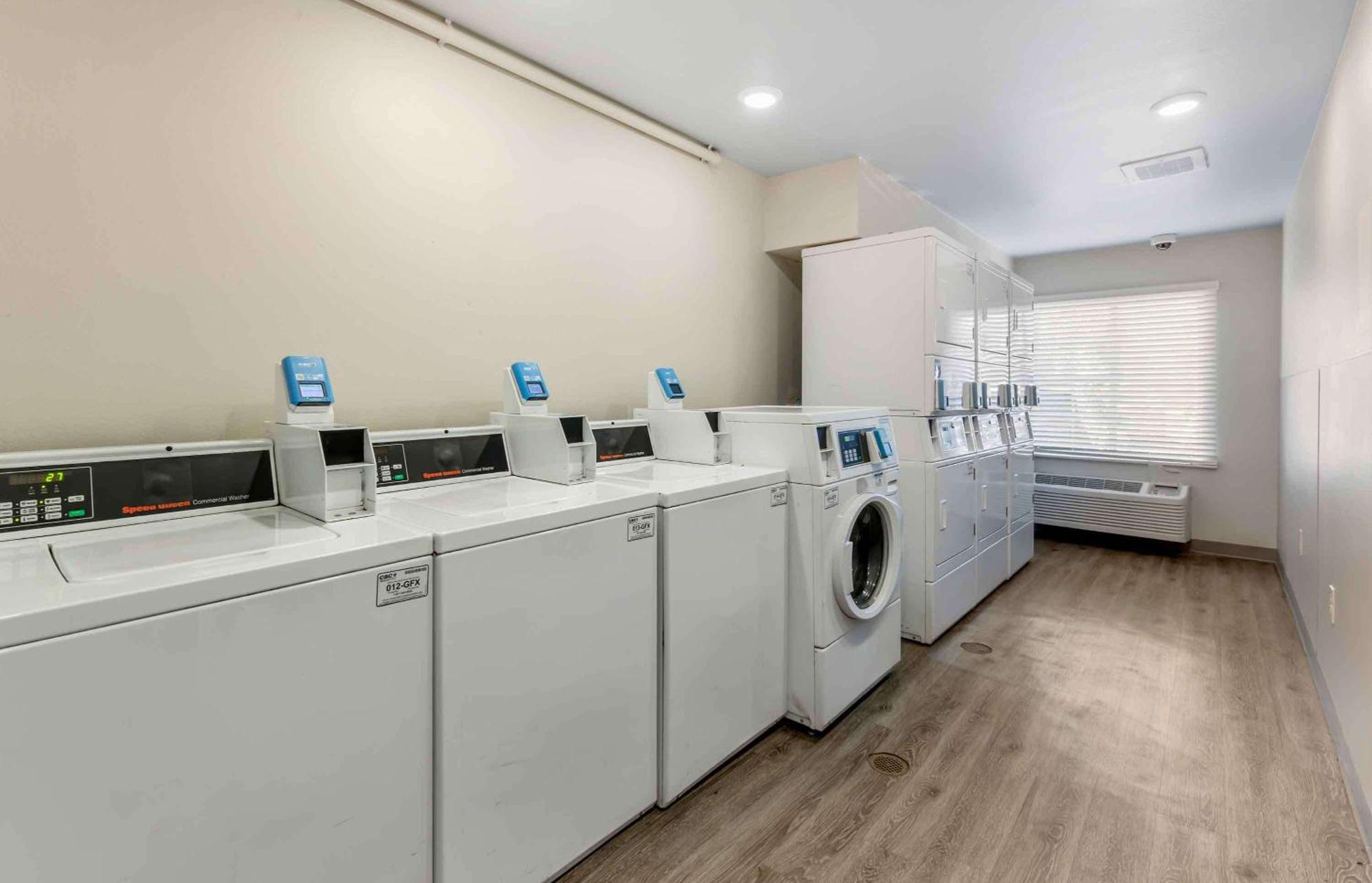 Extended Stay America Select Suites - Orlando - East Eksteriør billede