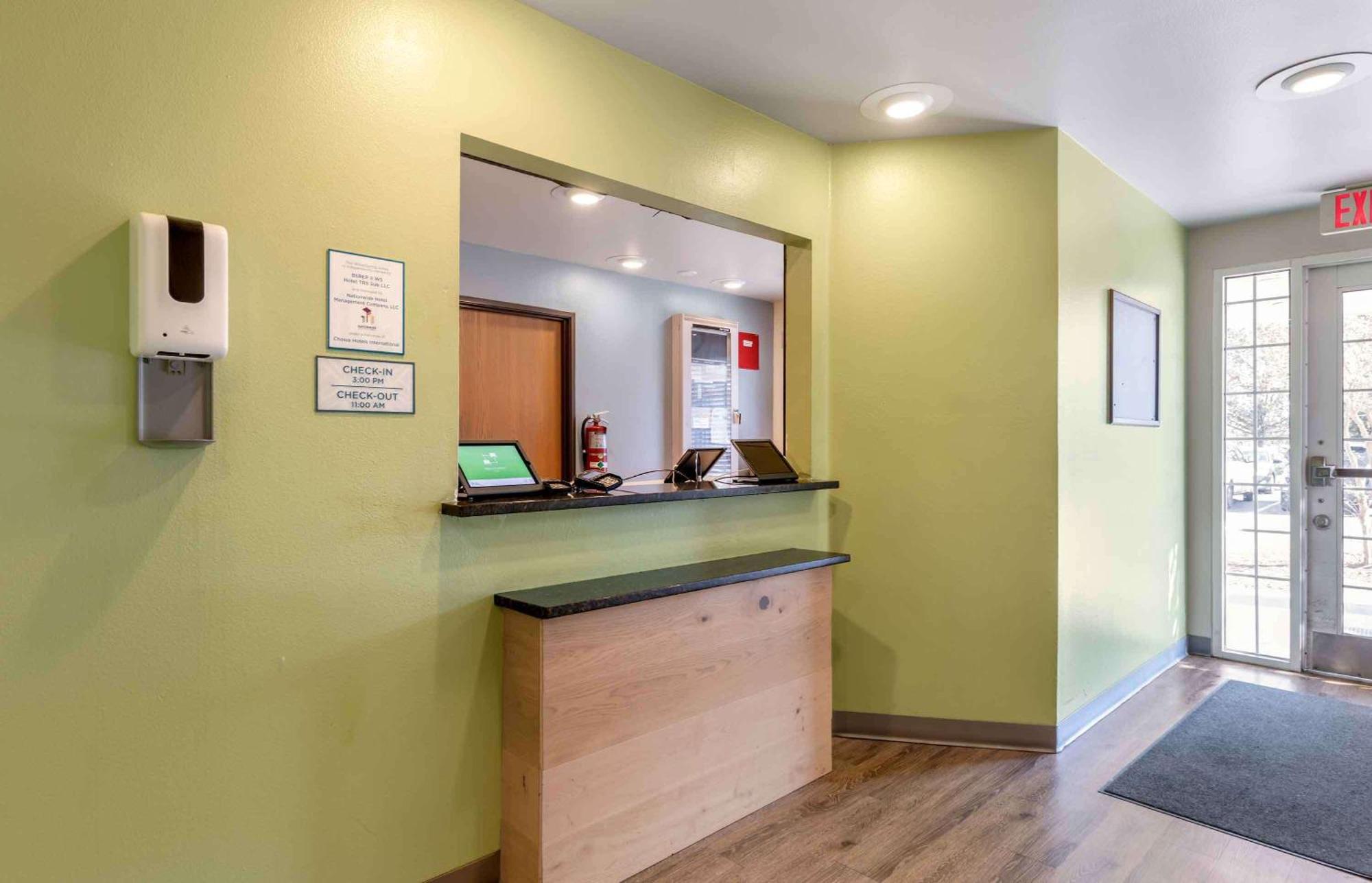 Extended Stay America Select Suites - Orlando - East Eksteriør billede